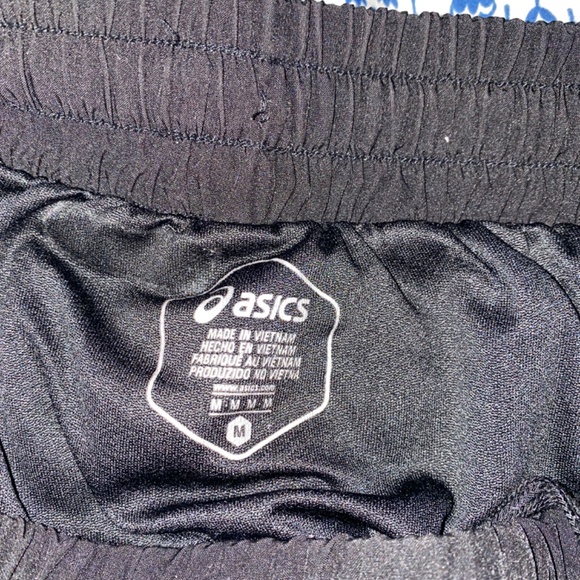 Asics Black Shorts - Picture 3 of 3